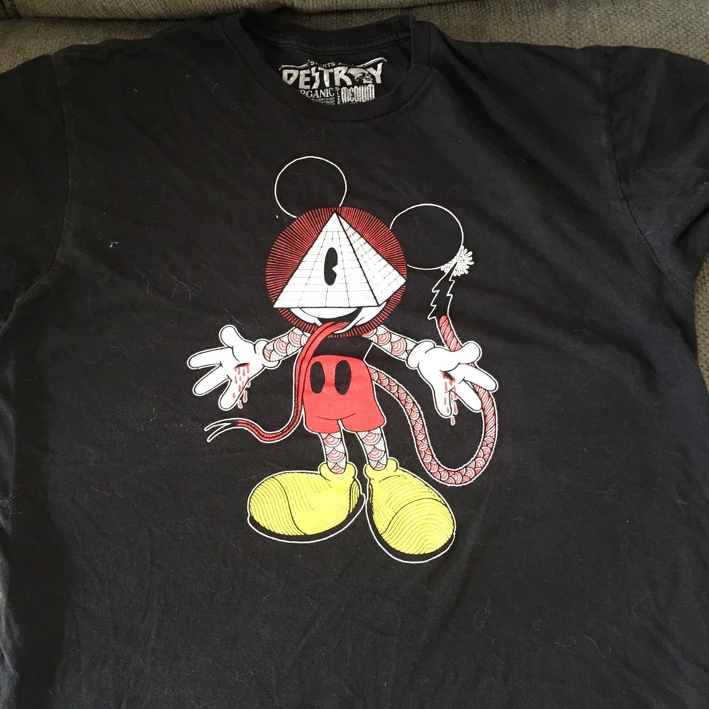 False idol Mickey Mouse shirt